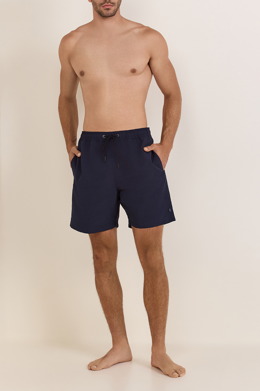 תמונת כל הלוק של מכנסי שחייה